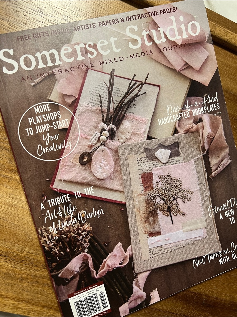 Somerset Studio - An Interactive Mixed-Media Journal - Volume 25 Issue 4